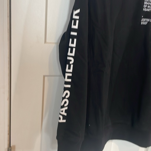 JEETER Classic Crewneck Sweatshirt Size medium New with Tags black - Picture 2 of 10